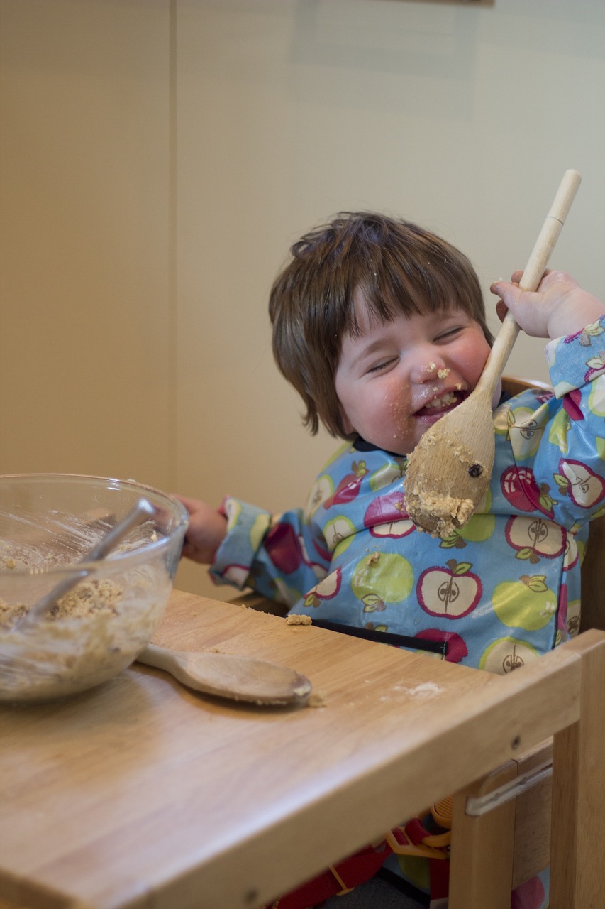 child, cake making, licking-445023.jpg
